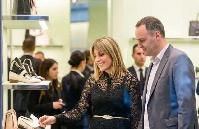 Escándalo en la Casa Rosada: denuncian penalmente a Adorni por llevar a su esposa en el avión presidencial