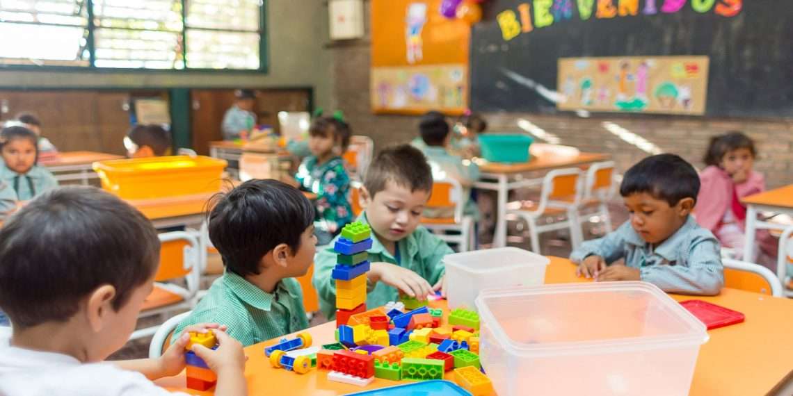 La Provincia avanzará con la sala de 3 obligatoria: Kicillof firmó el decreto para universalizar el jardín