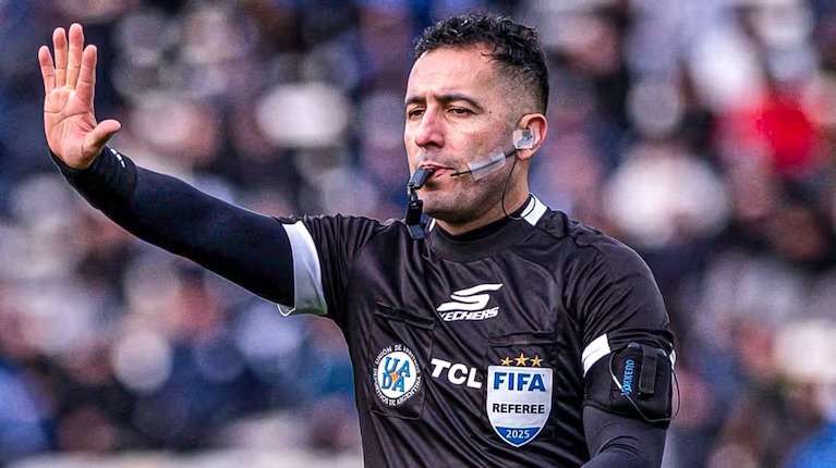 Escándalo en el fútbol argentino: denuncian al árbitro Luis Lobo Medina por presuntos arreglos de partidos