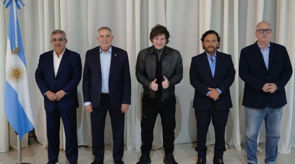 Ajuste en cadena: Milei recorta fondos a provincias y crecen los conflictos con estatales