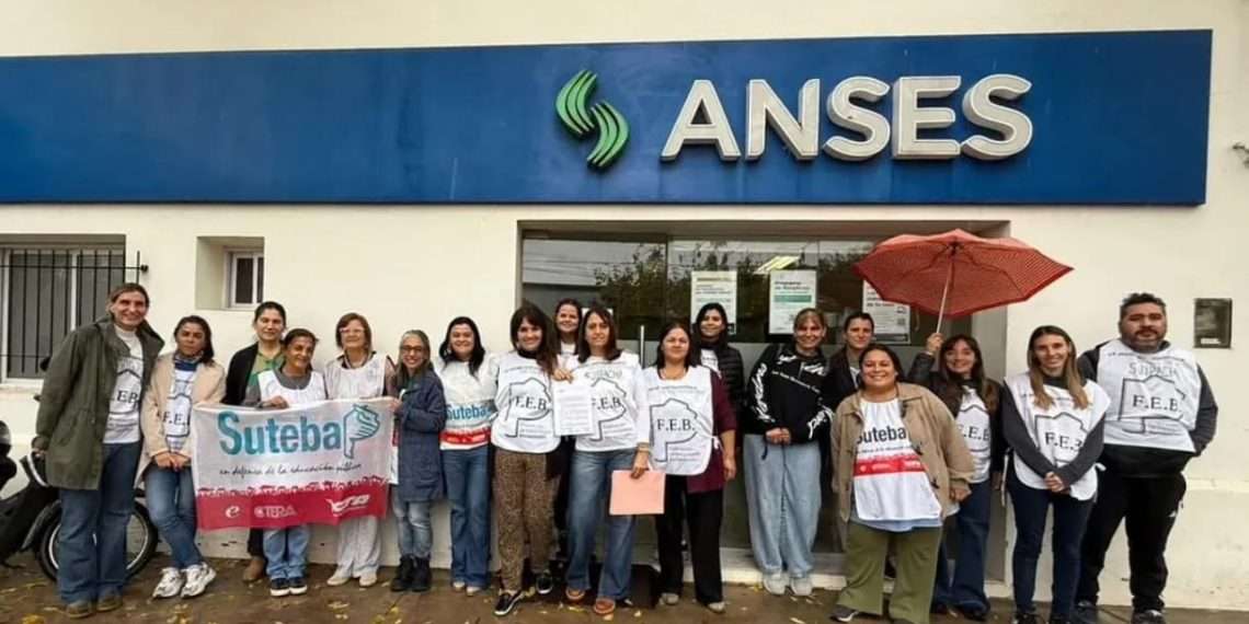 Docentes reclaman en ANSES por fondos del IPS y defensa del sistema jubilatorio