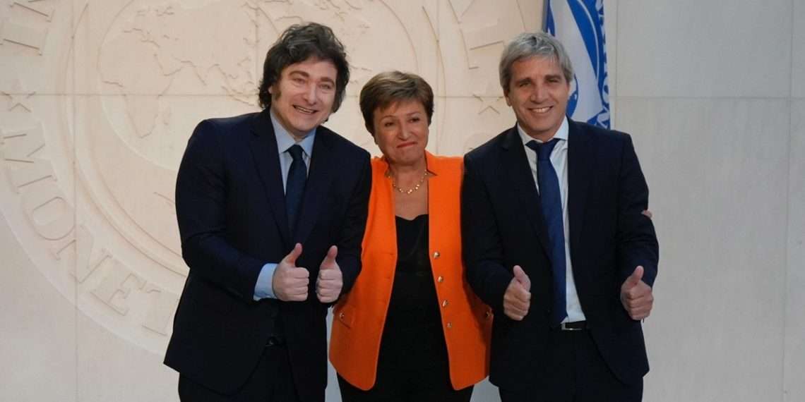 El FMI presiona y el Gobierno analiza que más trabajadores vuelvan a pagar Ganancias