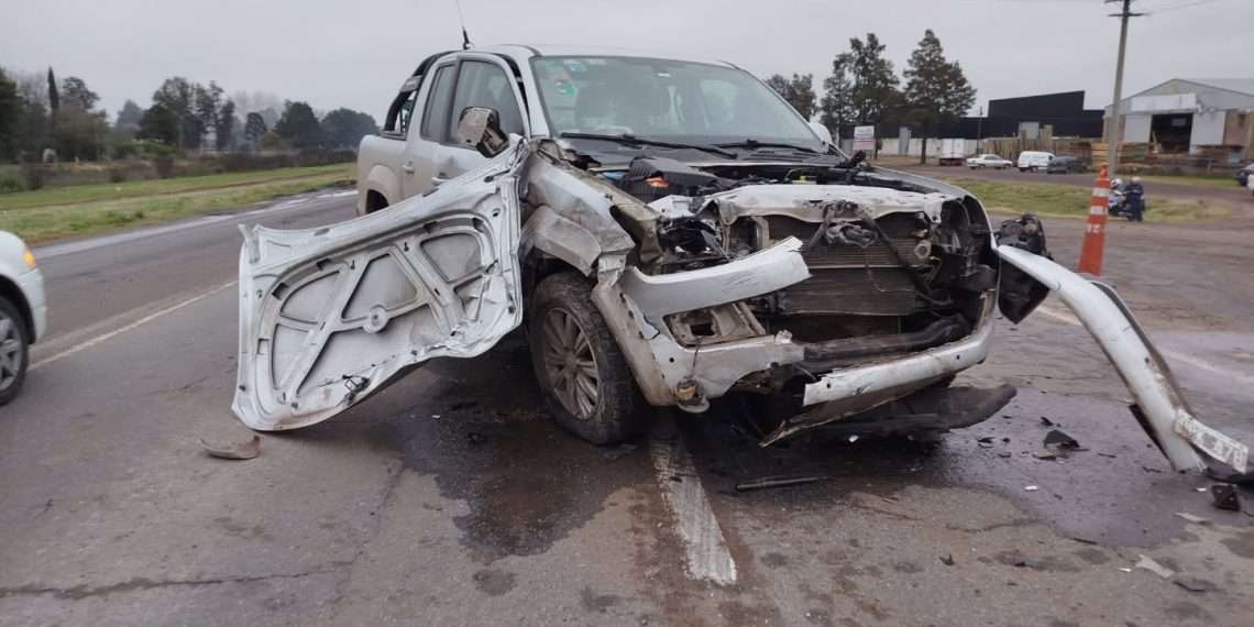 Violenta colisión sobre Ruta 5 deja un herido grave