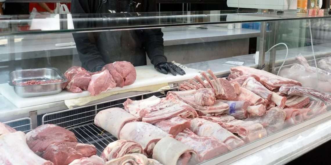 Cada vez menos carne en la mesa: el consumo interno se desplomó 11,5% en seis meses