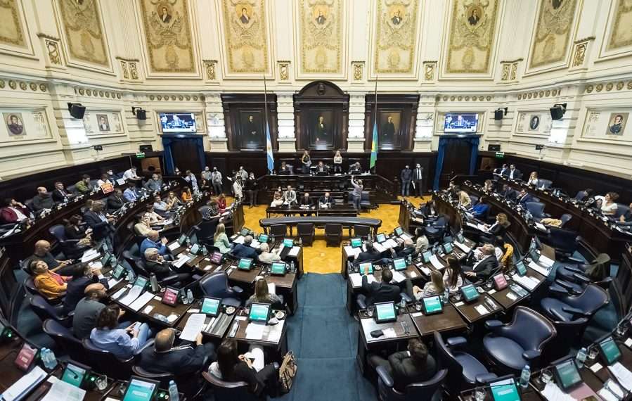 Diputados bonaerenses impulsan una ley para poner límites a la compra de tierras por extranjeros