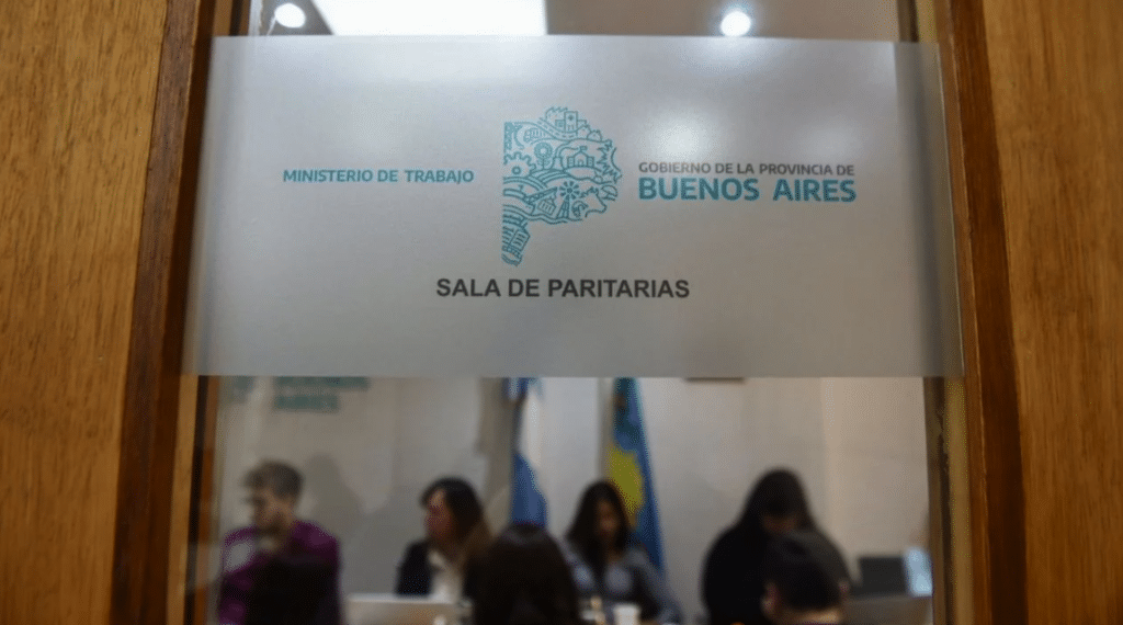 Kicillof mejoró la oferta salarial y los gremios docentes definen si aceptan el 7%
