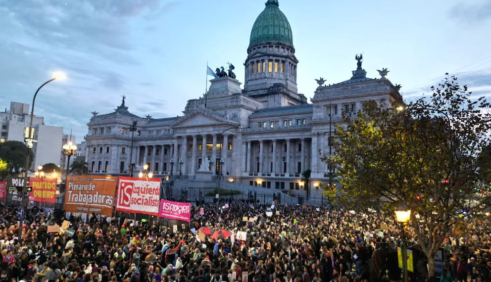 Organizaciones sindicales y sociales redoblan la presión contra el Gobierno con movilizaciones jueves y viernes