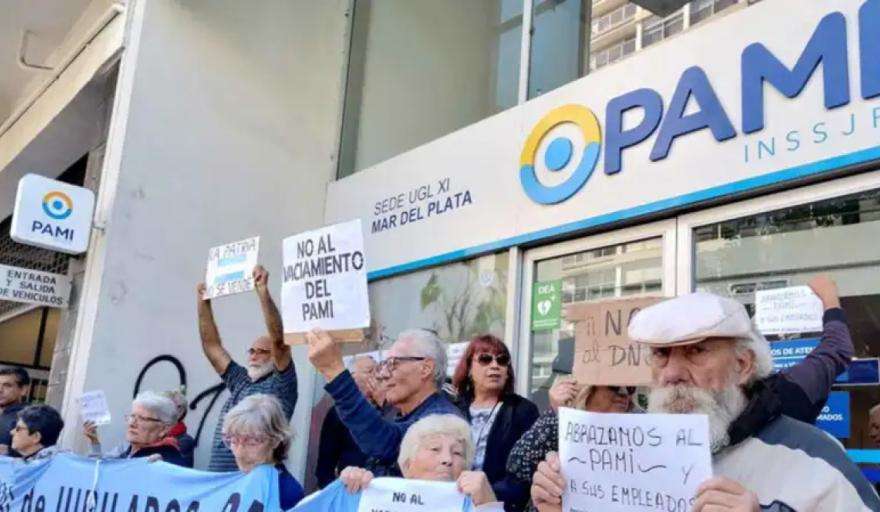Médicos bonaerenses denuncian el ajuste en el PAMI y alertan por el impacto en la salud pública